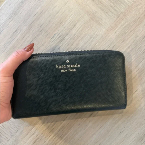 Kate Spade Large Slim Wallet - Picture 2 of 4